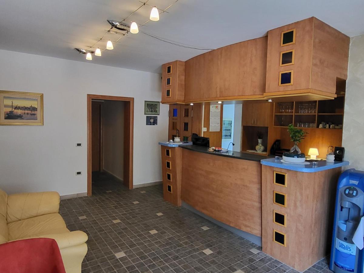 Bed And Breakfast La Rossa Umag Exterior foto