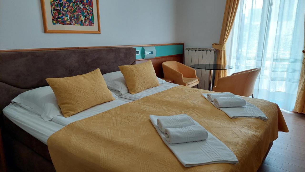 Bed And Breakfast La Rossa Umag Exterior foto